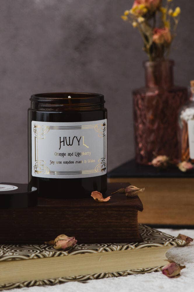Hwyl Candle - Orange and lingonberry