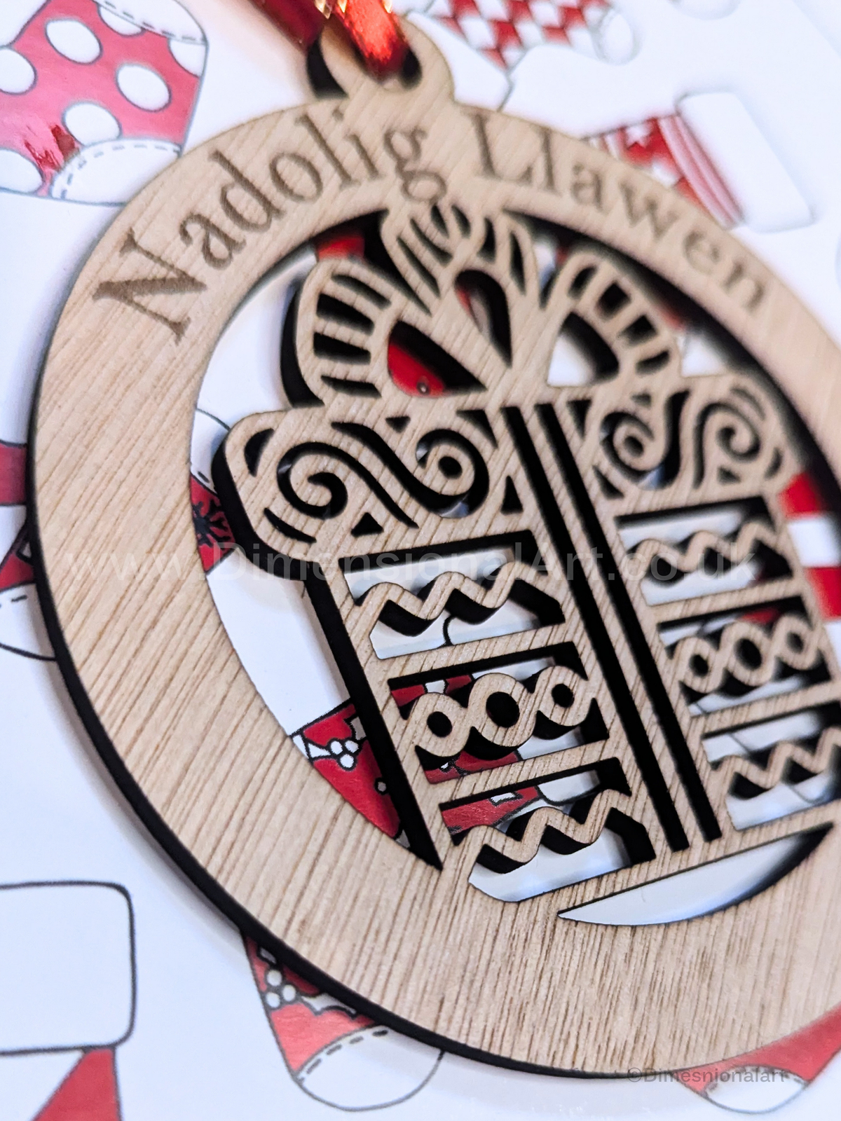 Nadolig Llawen - PRESENT - Wood decoration