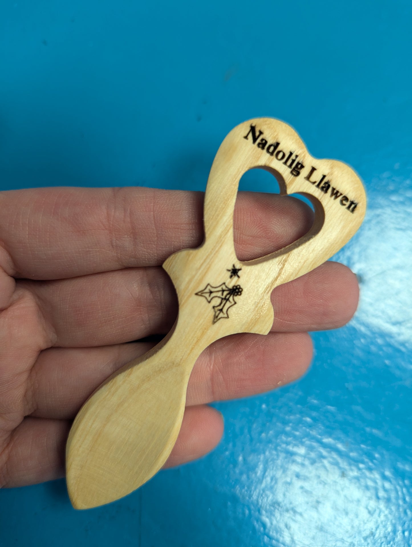 1 NADOLIG LLAWEN Mini Lovespoon (light wood)