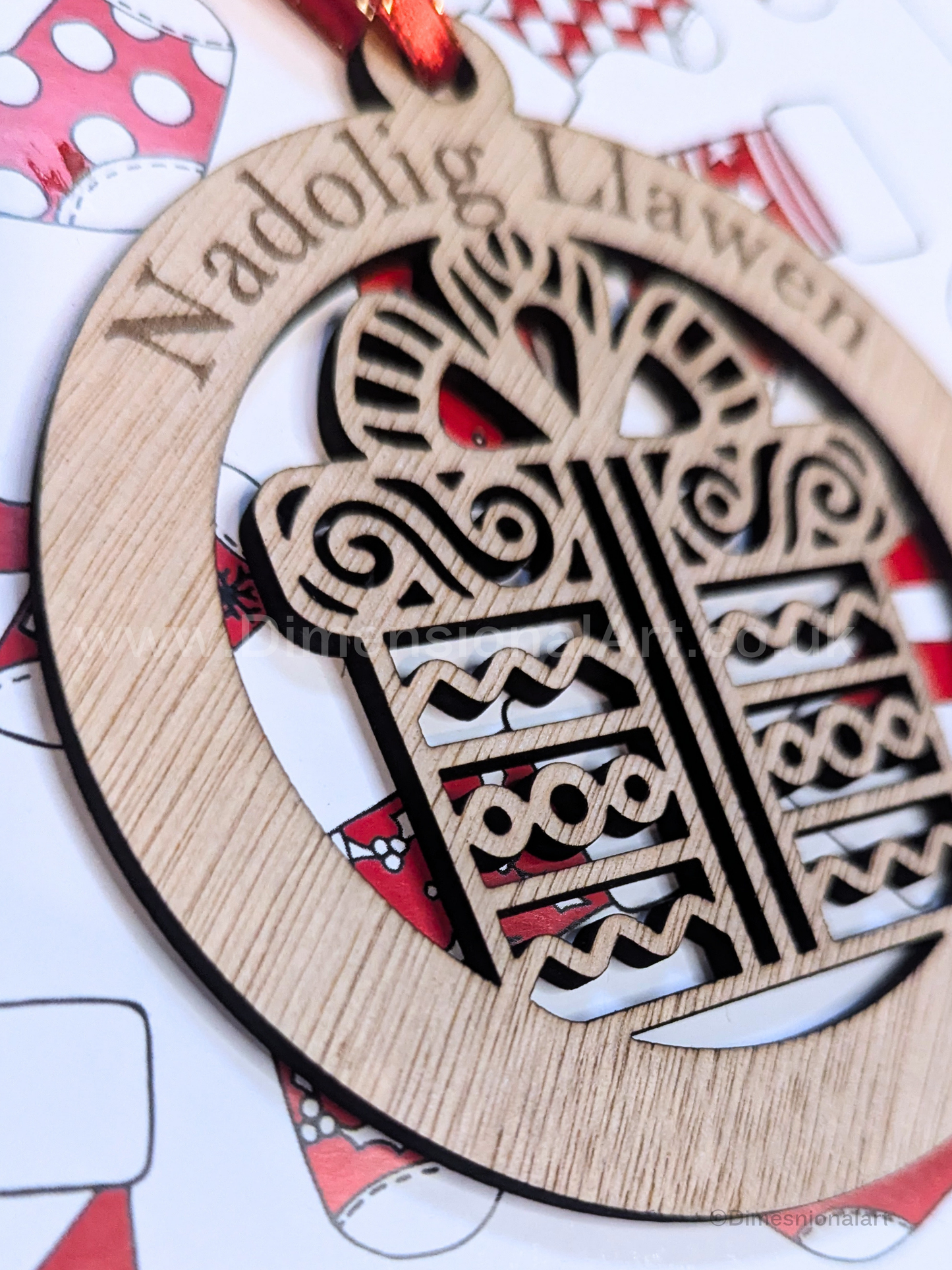 Nadolig Llawen - PRESENT - Wood decoration