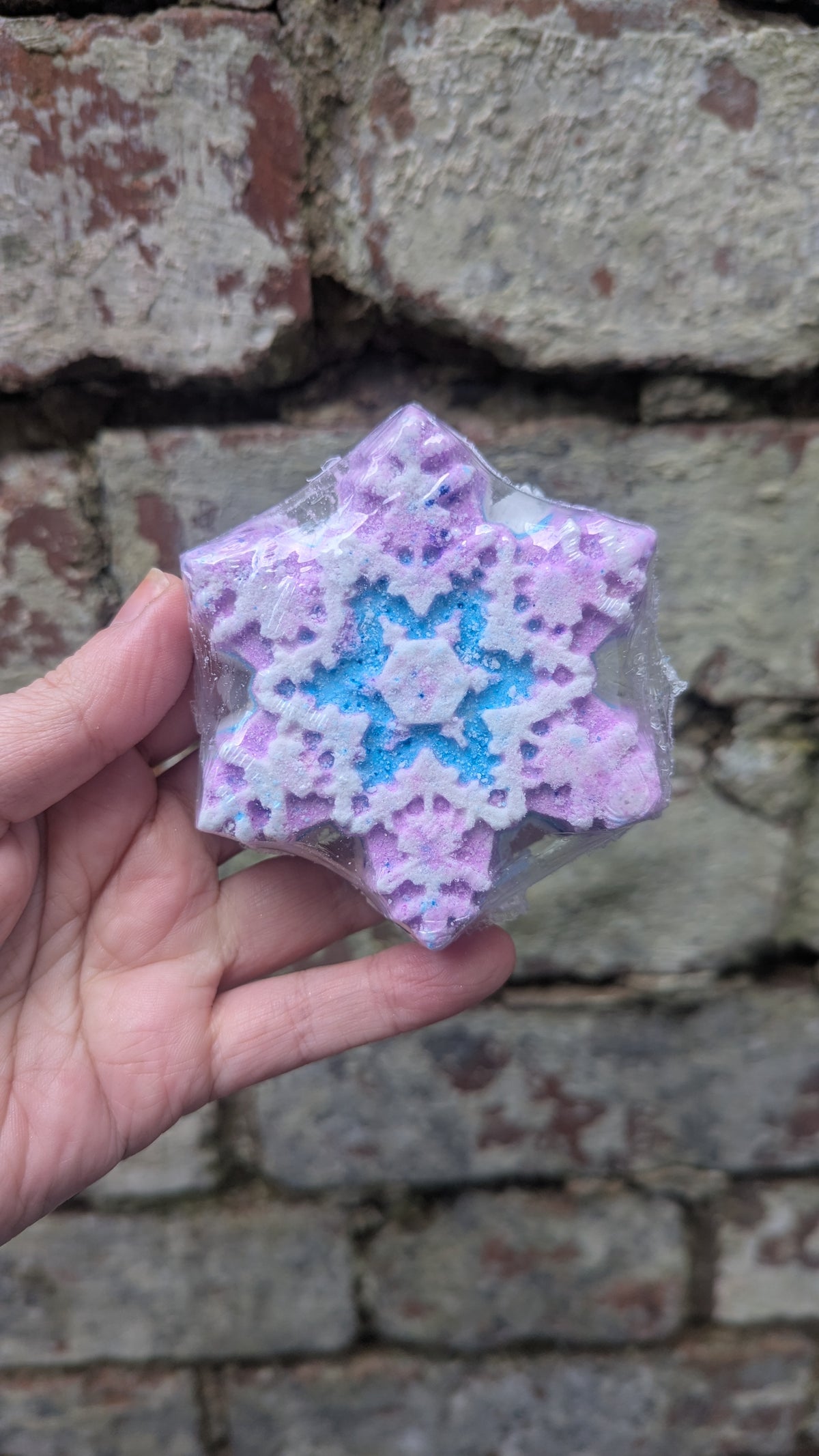 Snowflake Bath Bomb -Purple outside