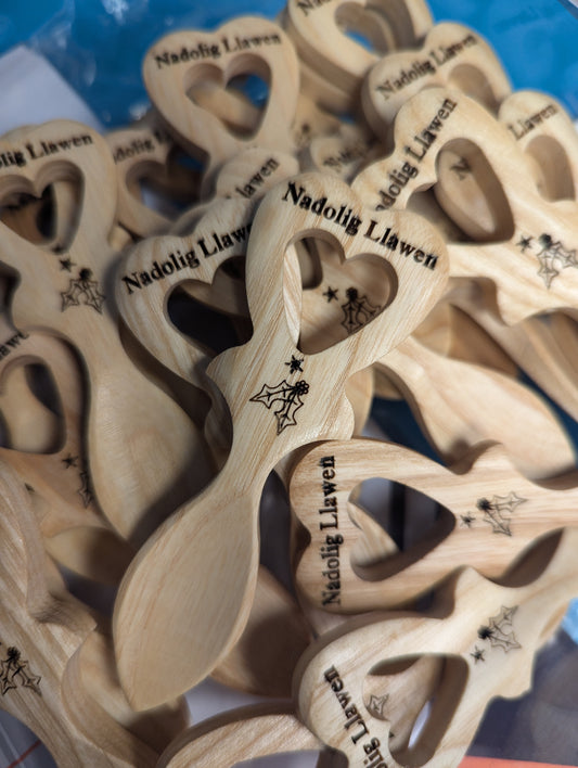 1 NADOLIG LLAWEN Mini Lovespoon (light wood)